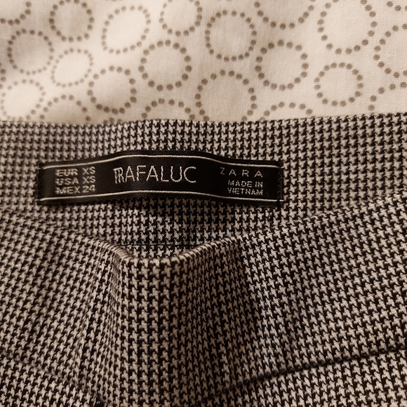 ZARA trafaluc fitted pants w/false pockets - Picture 4 of 5